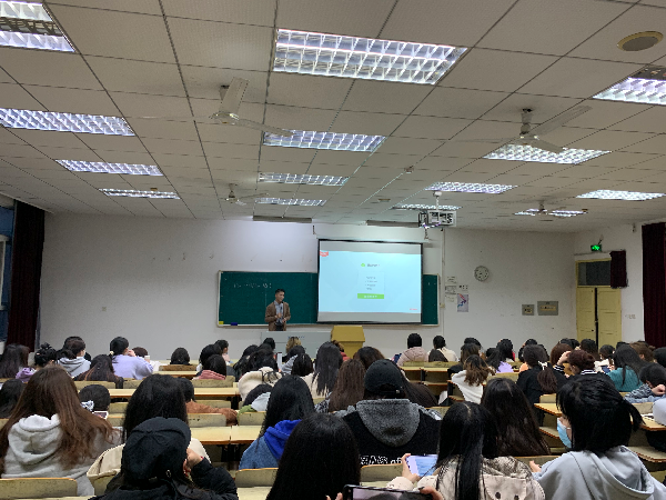 企业HR为外院学子传授求职技巧 企业HR为外院学子传授求职技巧